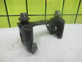 56211-45G10-291 SUZUKI Lower Handlebar Clamp Holder Z400 Ltz