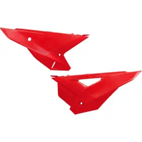HO05617 UFO PLASTICS Panels