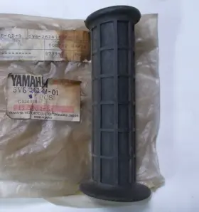 5V6-26241-01-00 YAMAHA Handle Grips Ya YFM350U YFM350FX B1